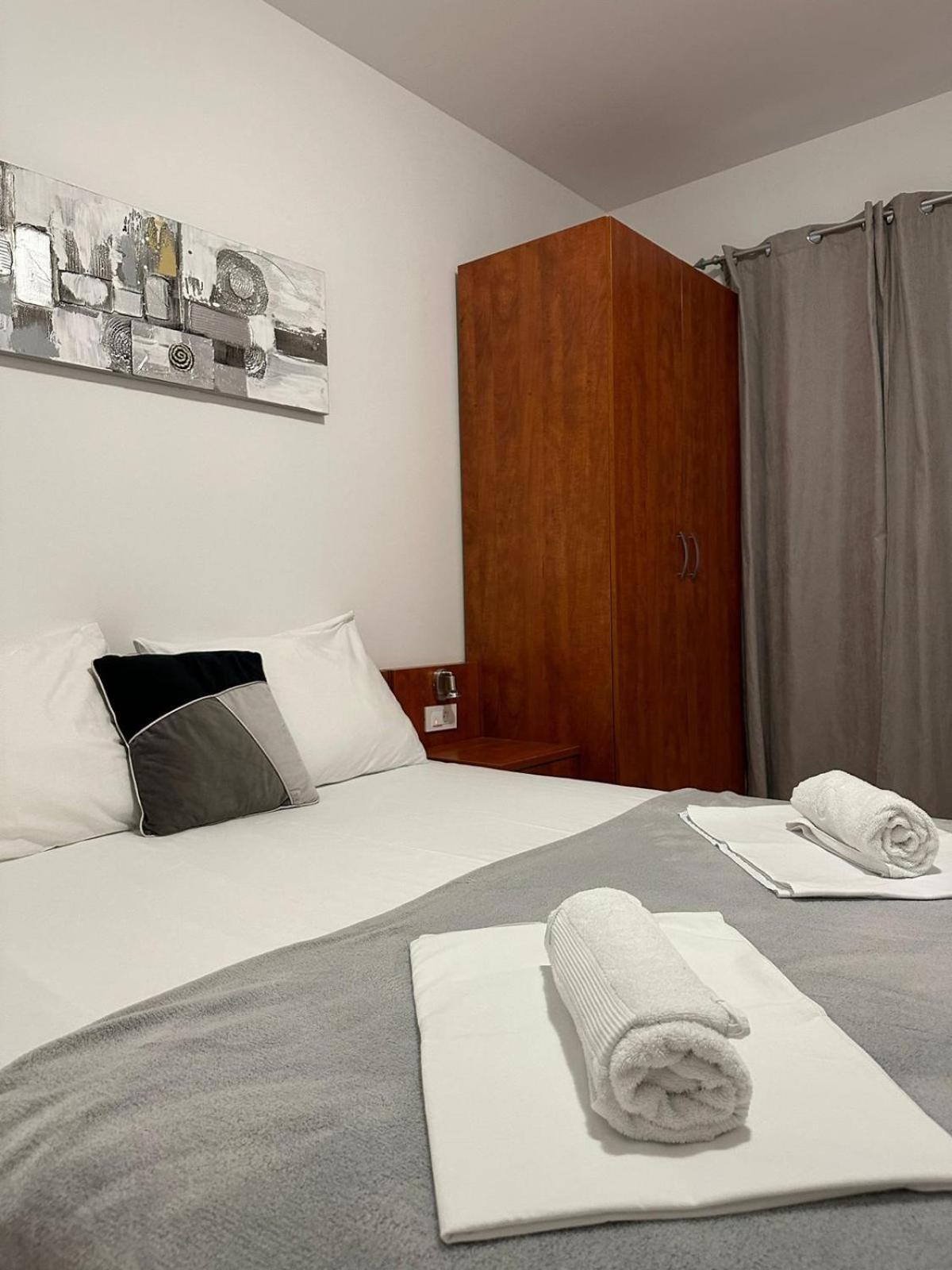 Apartmani Samec Novalja Exterior foto