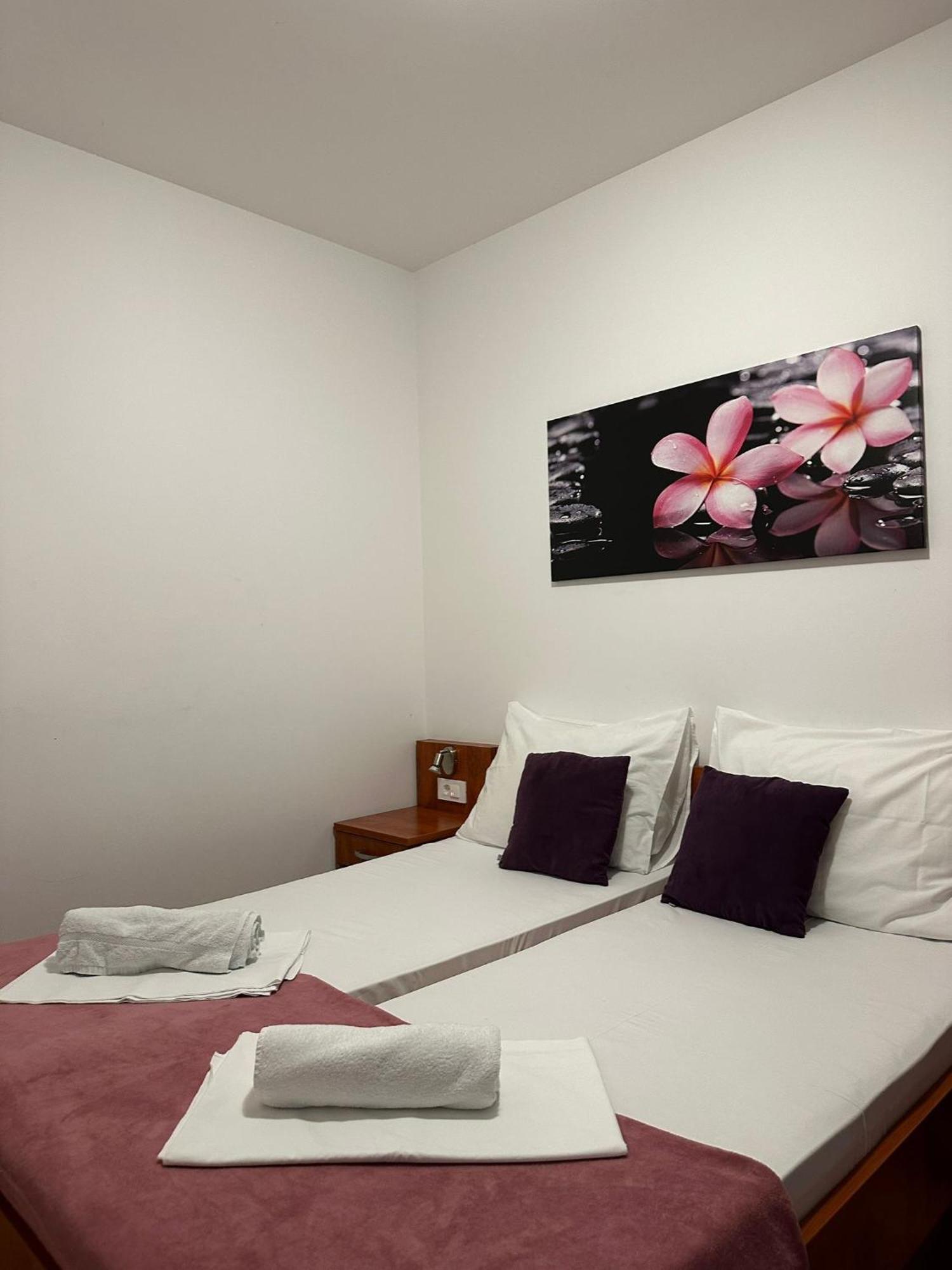 Apartmani Samec Novalja Exterior foto