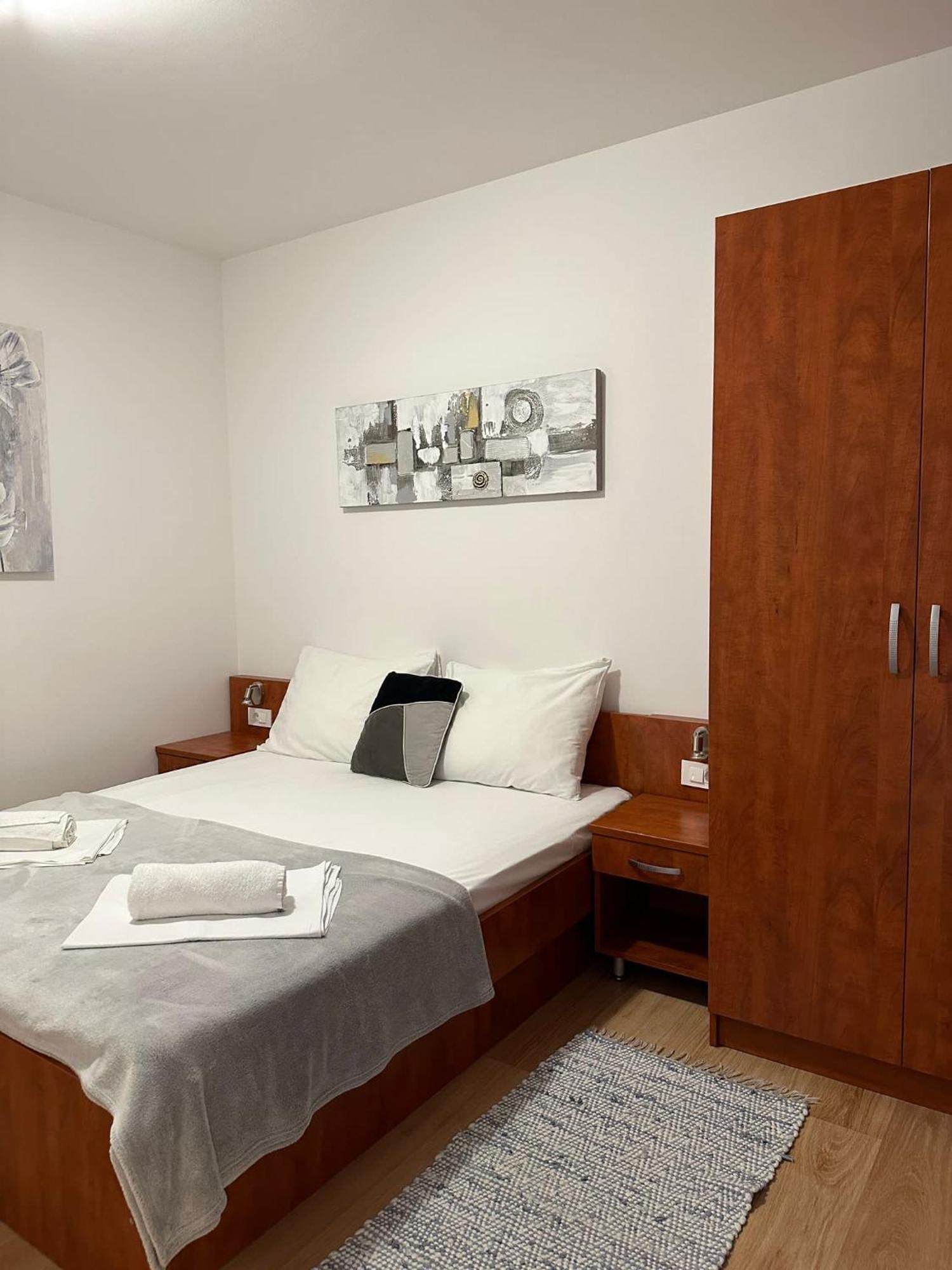 Apartmani Samec Novalja Exterior foto