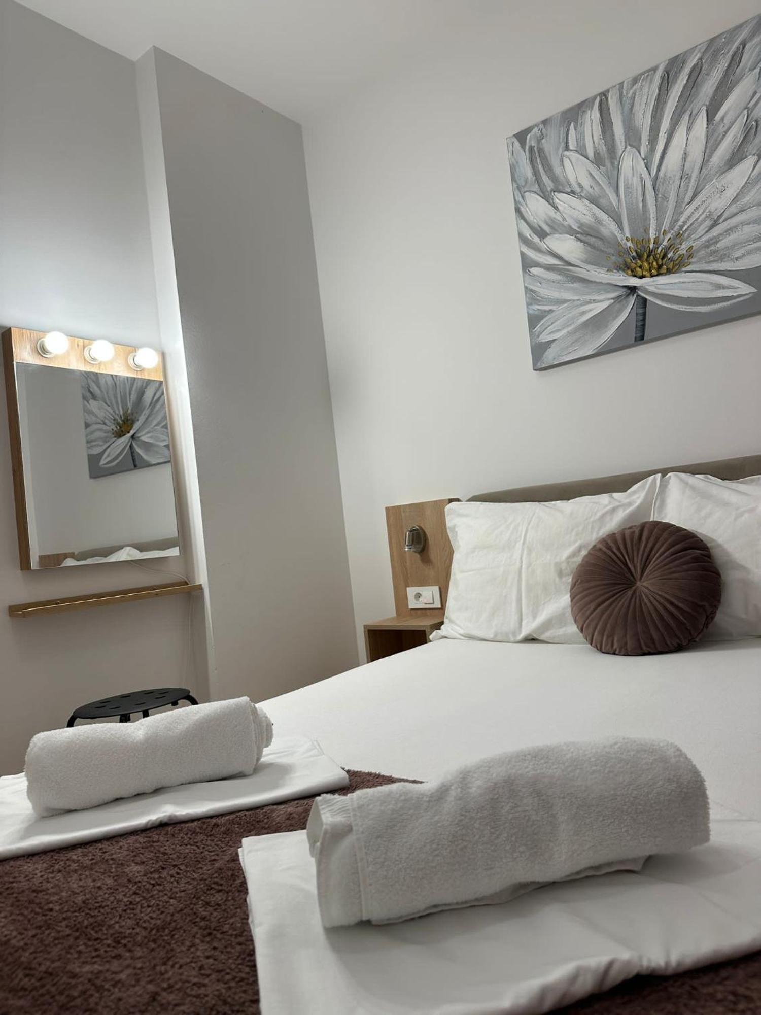 Apartmani Samec Novalja Exterior foto