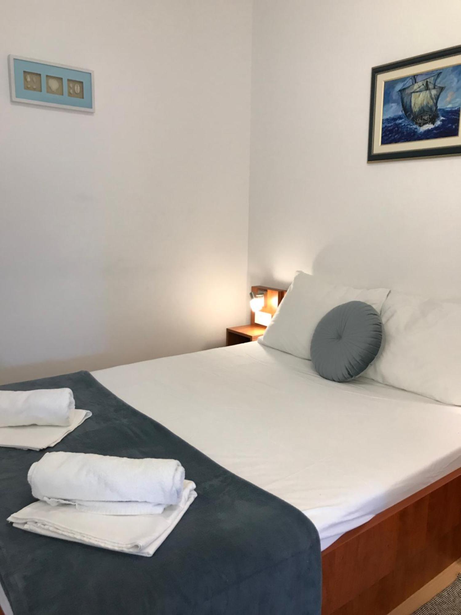 Apartmani Samec Novalja Exterior foto