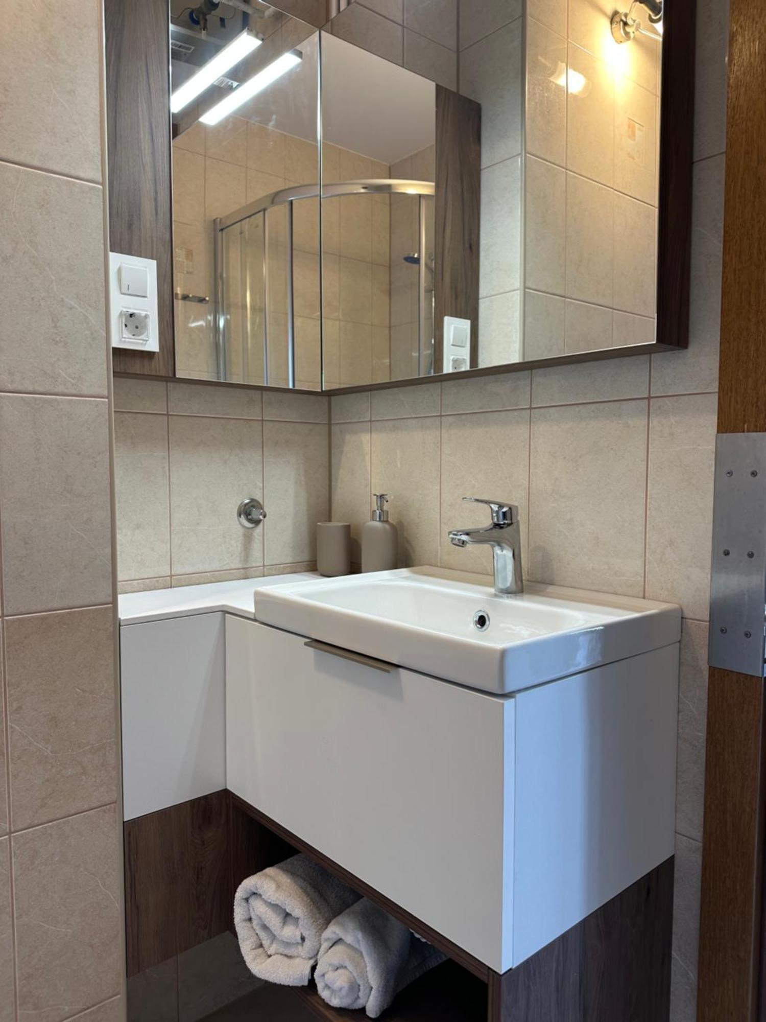 Apartmani Samec Novalja Exterior foto