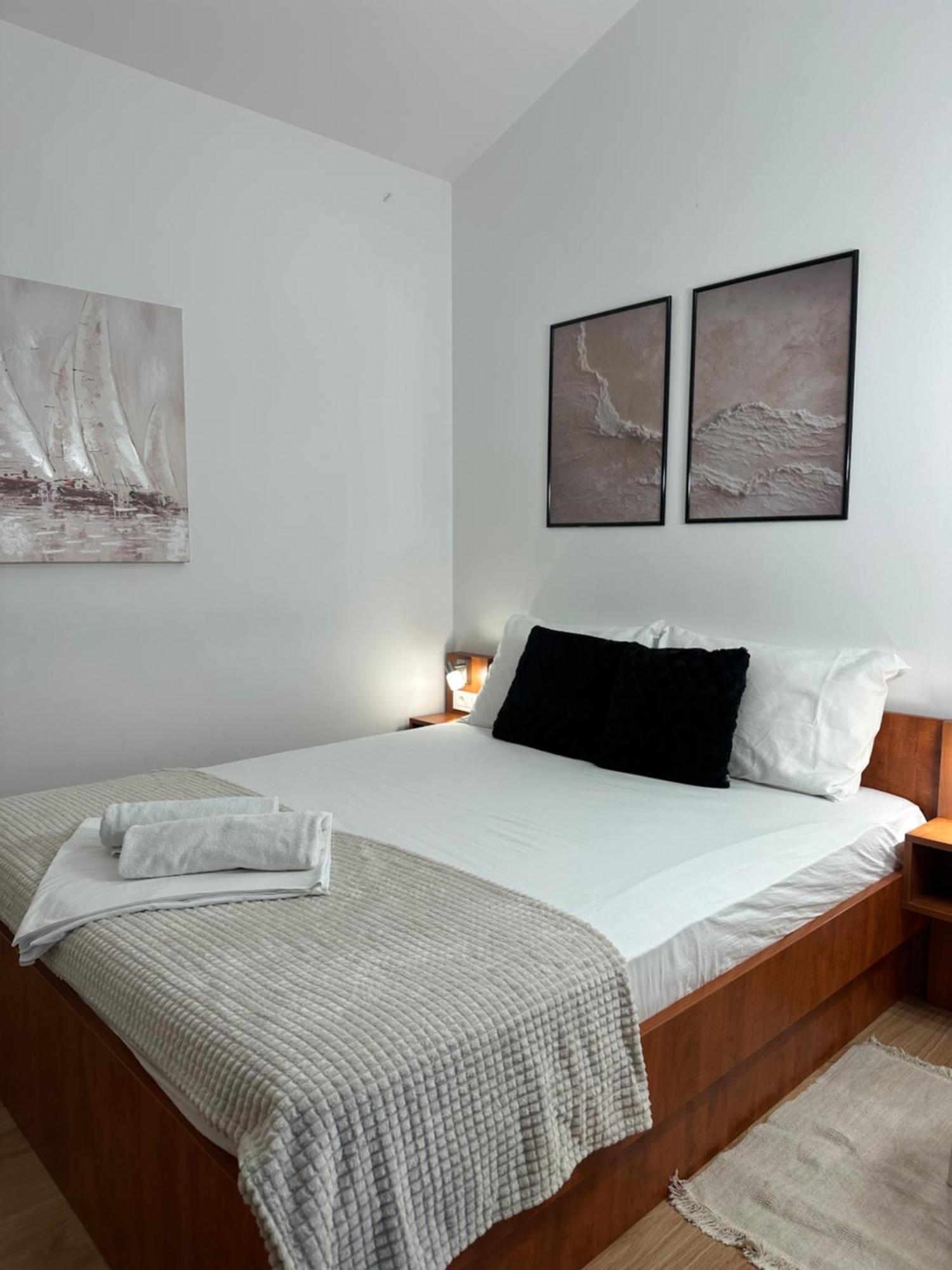 Apartmani Samec Novalja Exterior foto