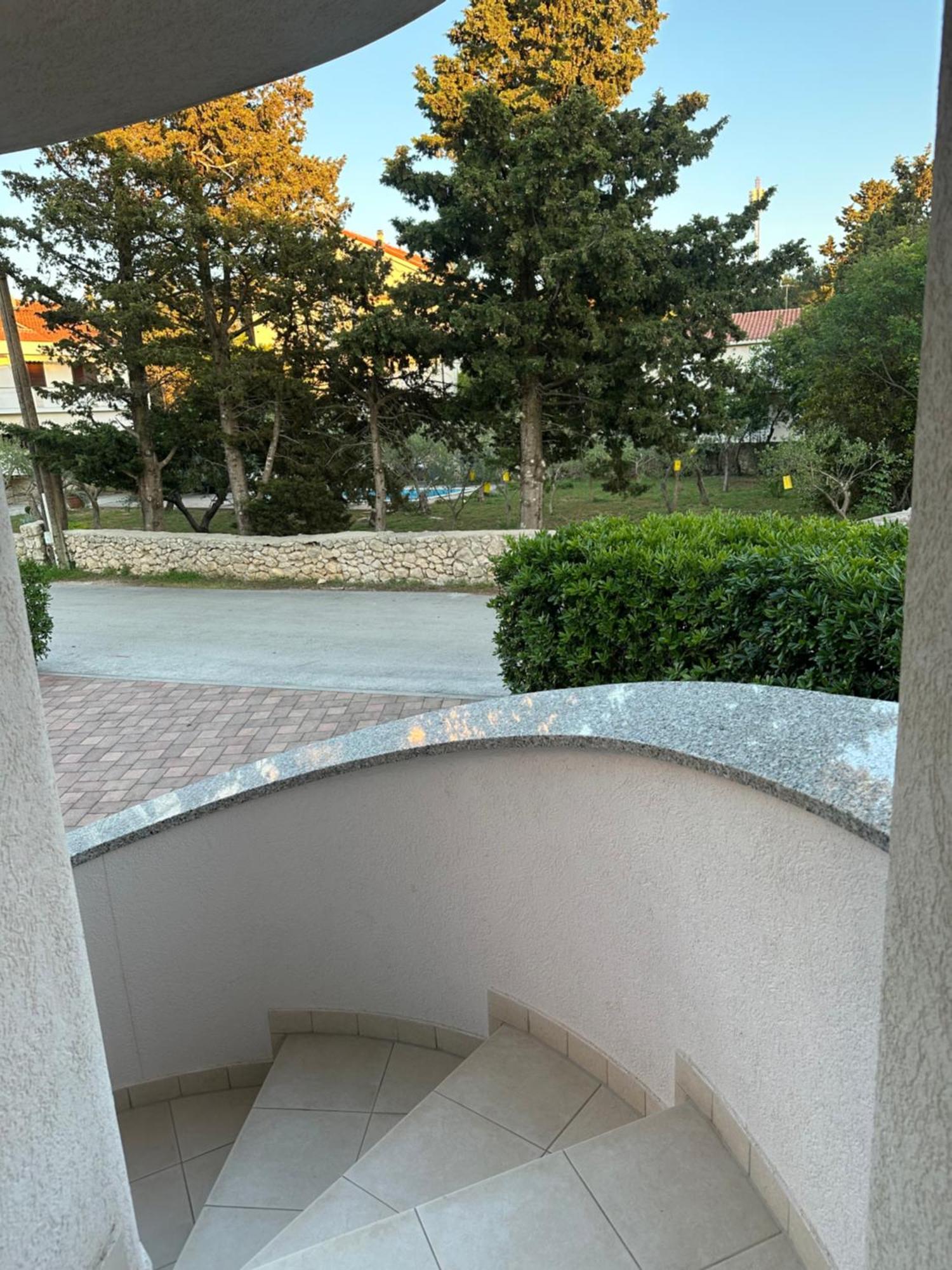 Apartmani Samec Novalja Exterior foto